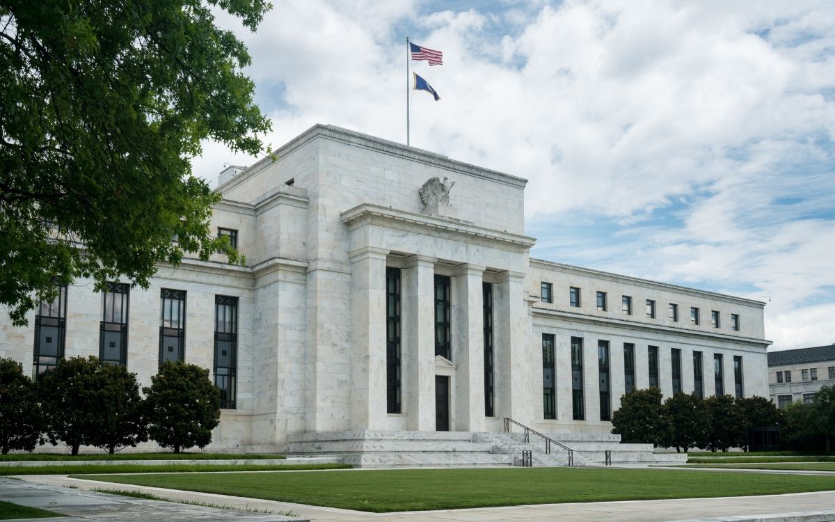 Federal Reserve Cuts Interest Rates by 25 Basis Points, but a Hawkish Outlook Lies Ahead